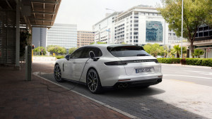 high_panamera_4_e_hybrid_sport_turismo_2017_porsche_ag (1)